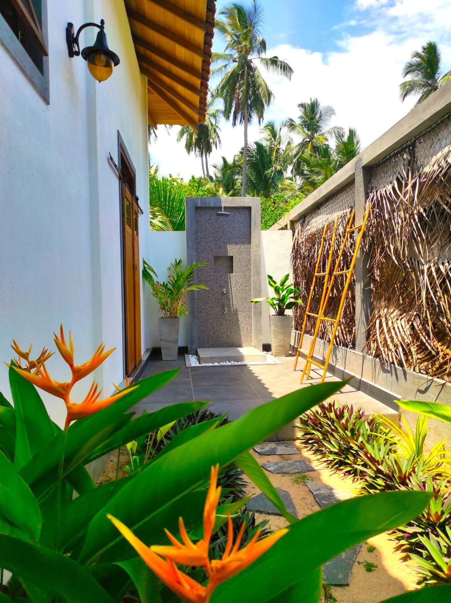 Sleeping Elephant Beach Resort タンガラ エクステリア 写真